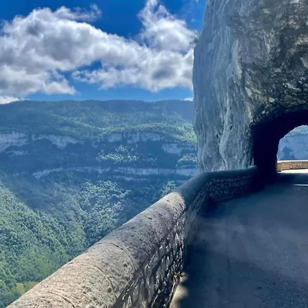 Les Vieilles Pierres Dromoises Prázdninový dům
