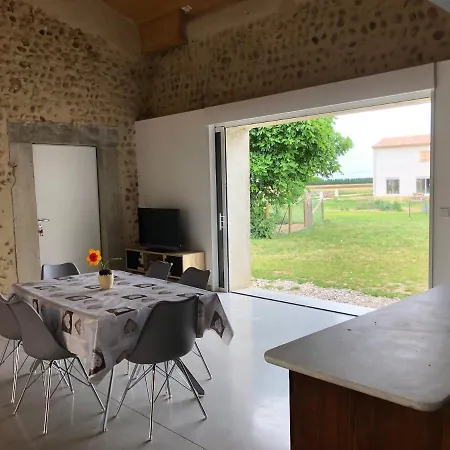 Les Vieilles Pierres Dromoises Holiday home Alixan